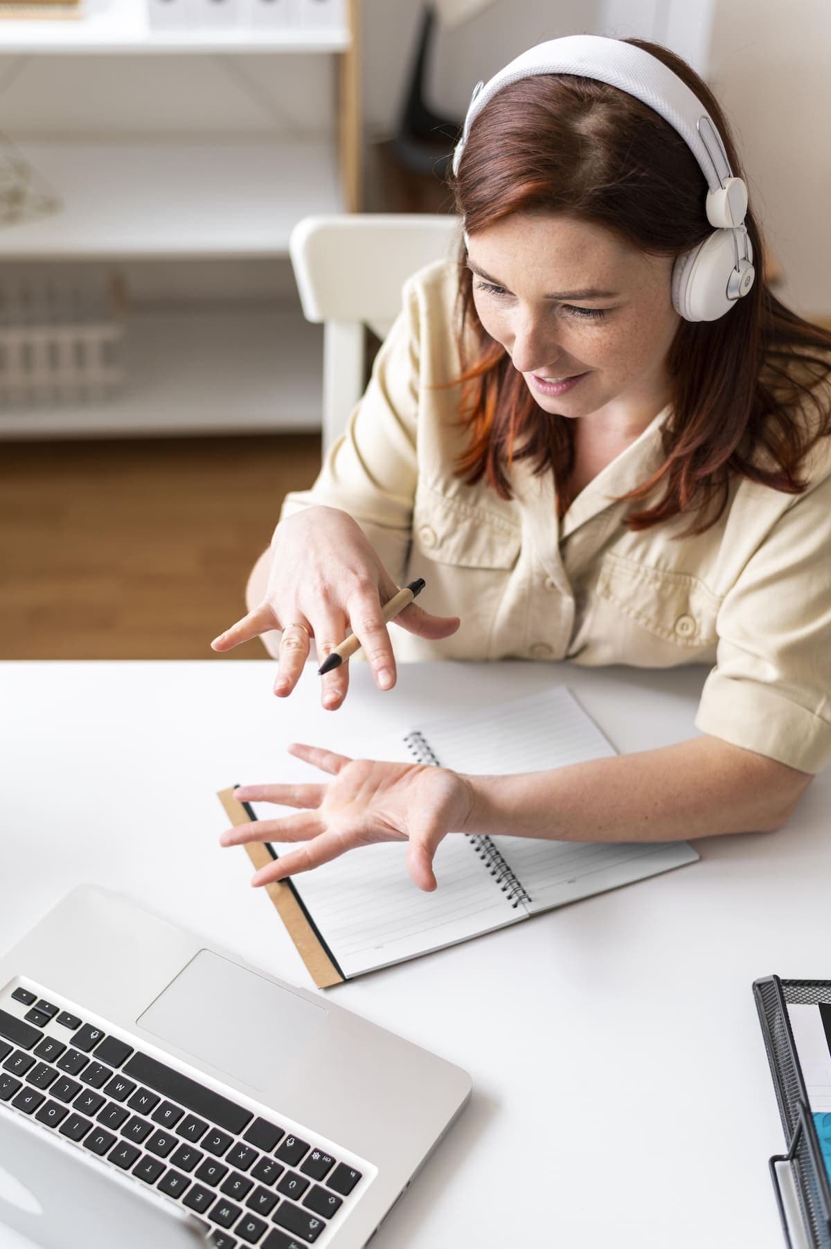Equipo profesional en sesión de capacitación